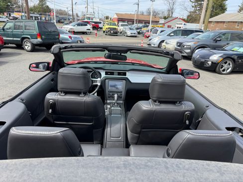 Used 2014 Ford Mustang Premium image 24