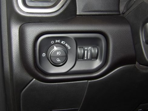 Used 2023 RAM 3500 Laramie image 31