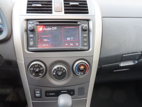 Used 2013 Toyota Corolla S image 10