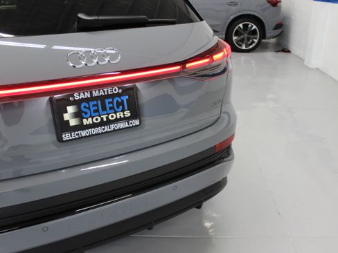 Used 2024 Audi Q4 e-tron quattro Premium Plus AWD/4WD image 10