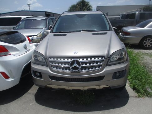 Used 2006 Mercedes-Benz ML 500 4MATIC image 3