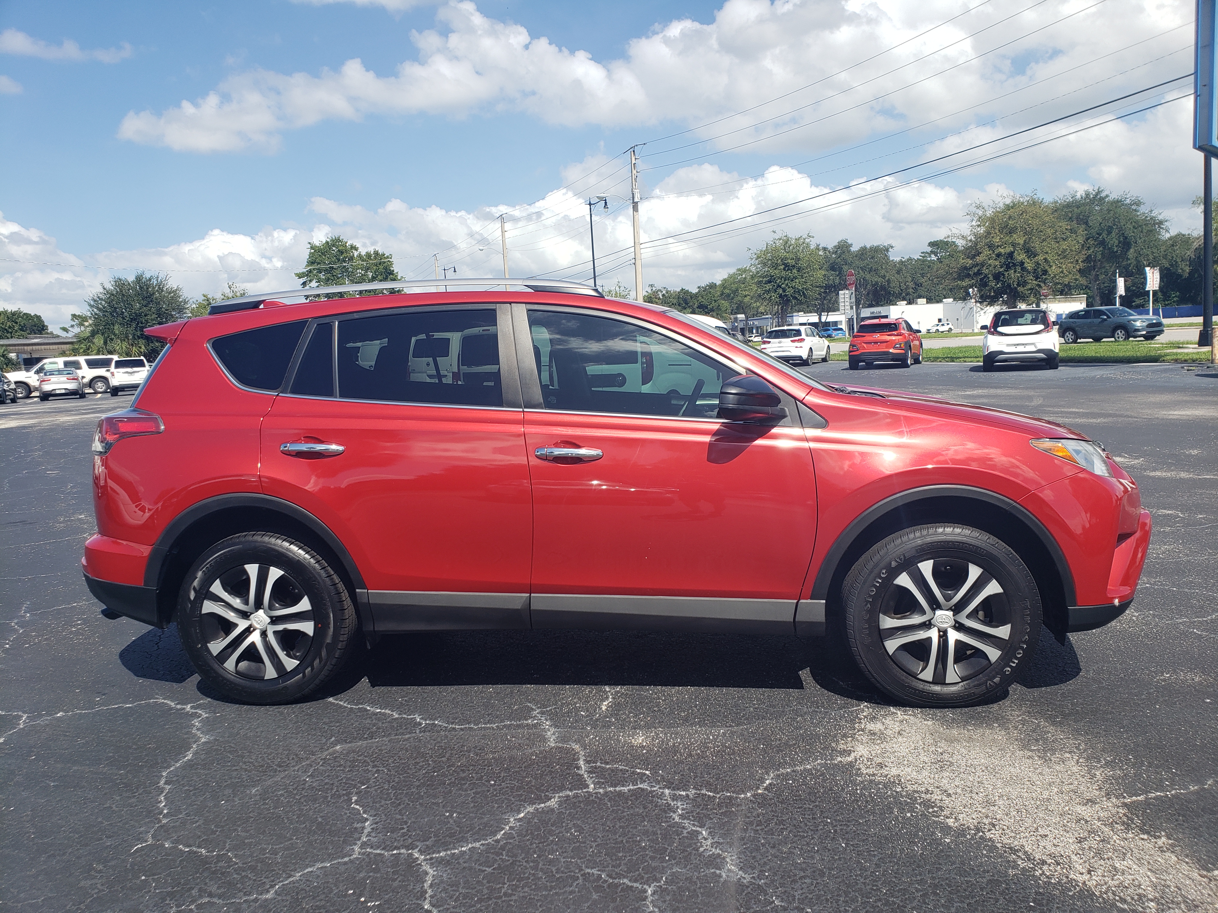 Used 2017 Toyota RAV4 FWD LE image 6