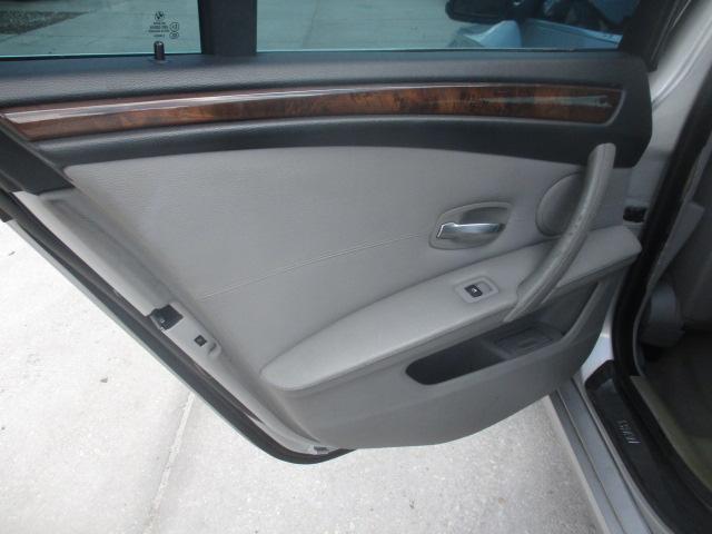 Used 2010 BMW 535i Sedan RWD image 13