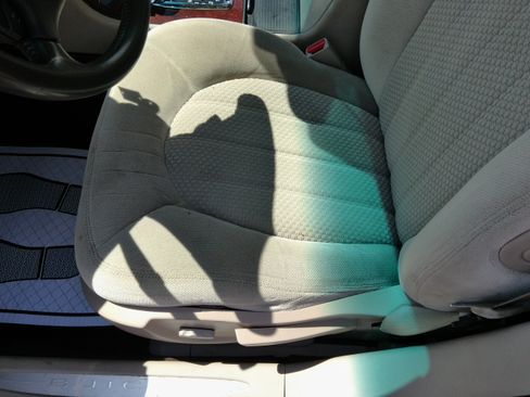 Used 2008 Buick Lucerne CX FWD image 36