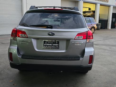 Used 2011 Subaru Outback 2.5i Limited image 10