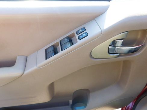 Used 2019 Nissan Frontier SV image 10