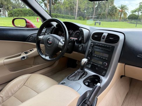 Used 2006 Chevrolet Corvette Convertible RWD image 90