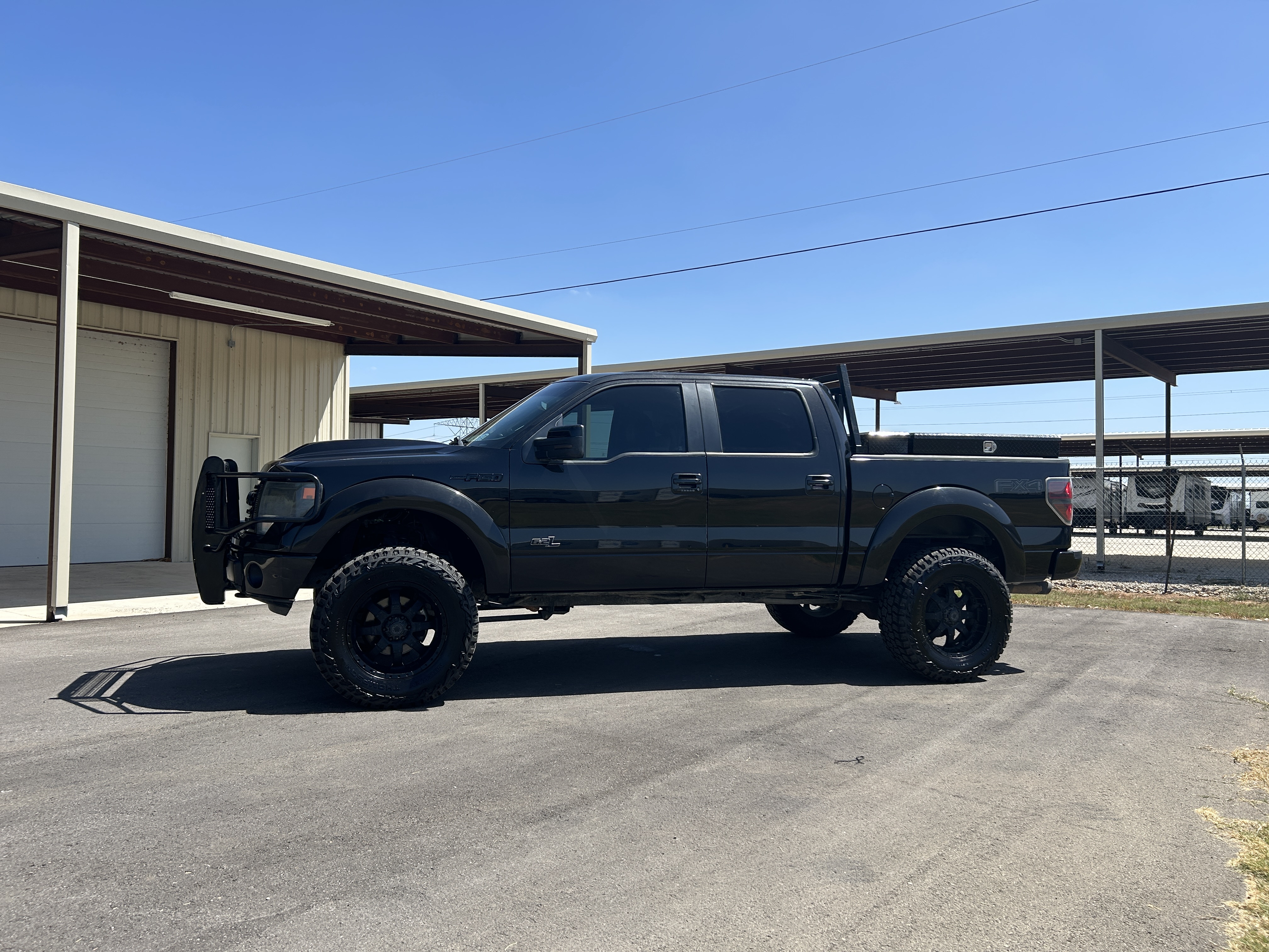 Used 2014 Ford F150 4x4 SuperCrew image 2