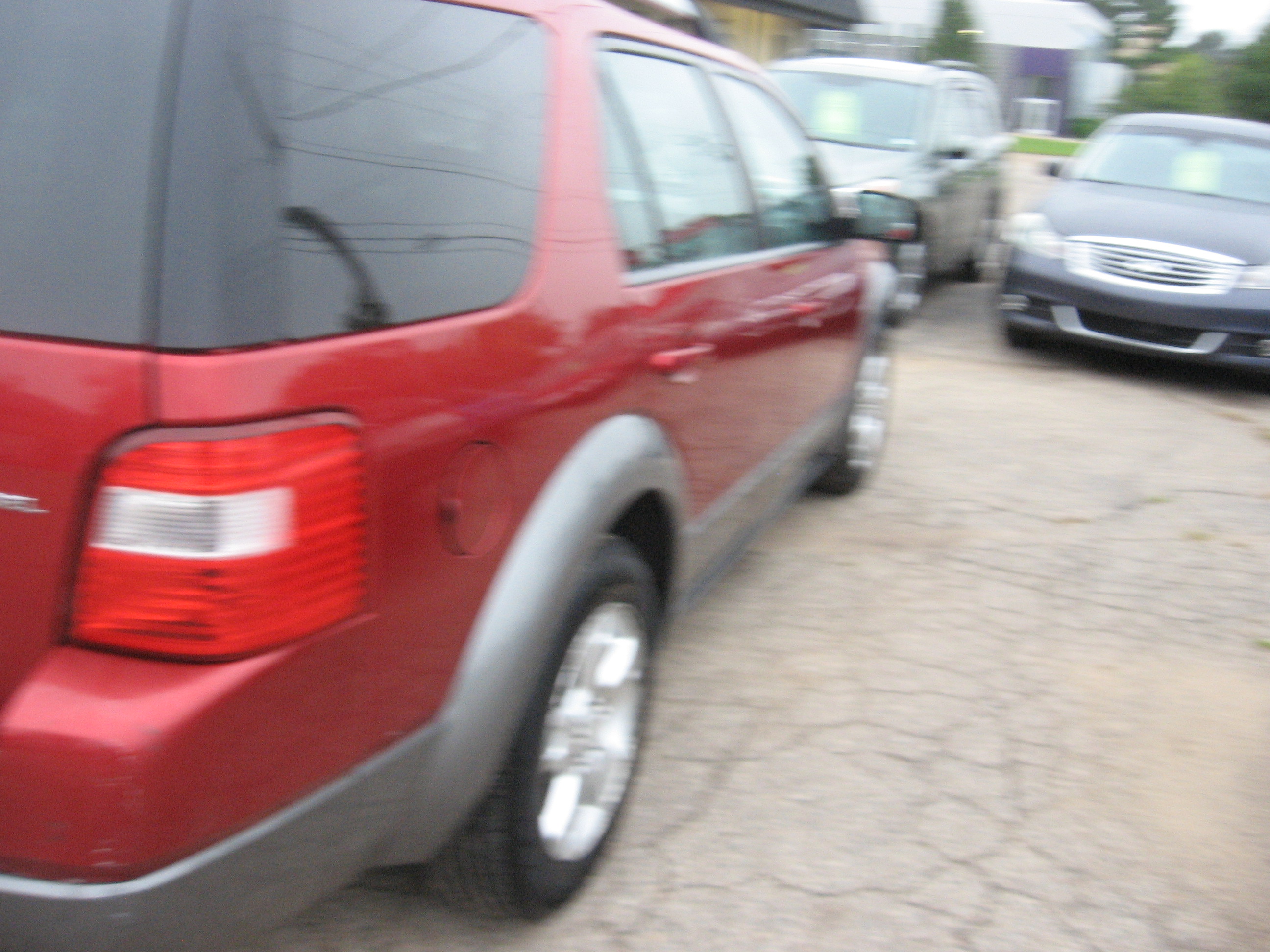 Used 2006 Ford Freestyle SEL FWD image 4