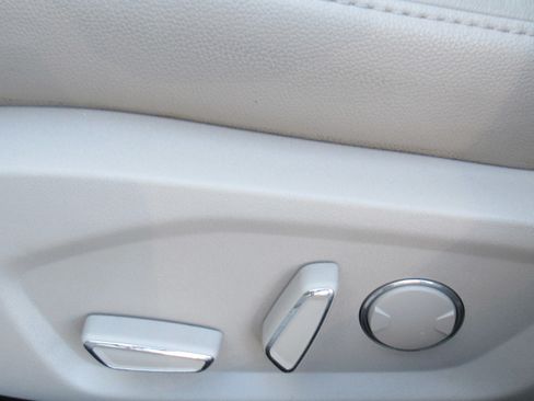 Used 2017 Ford Fusion SE image 23