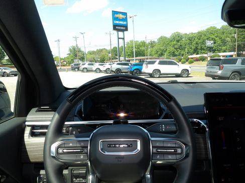 Used 2024 GMC Sierra EV Denali AWD/4WD image 2