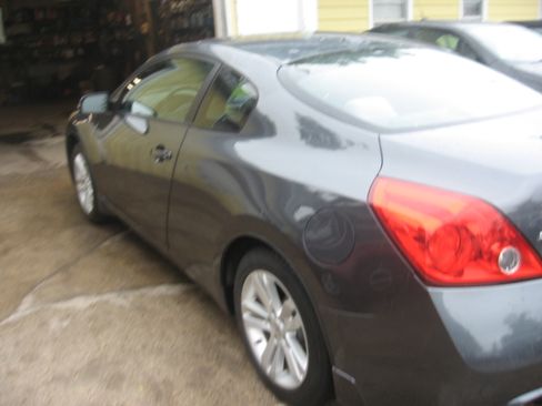 Used 2011 Nissan Altima 2.5 S Coupe FWD image 6