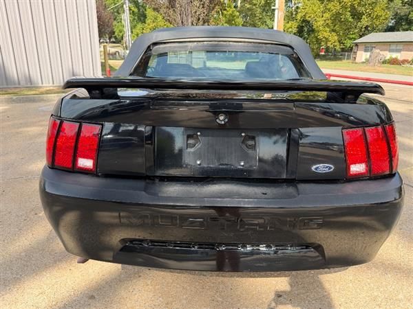 Used 2001 Ford Mustang Deluxe Convertible RWD image 2
