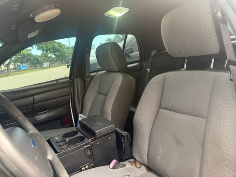 Used 2011 Ford Crown Victoria Police Interceptor RWD image 14