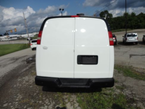 Used 2014 Chevrolet Express 2500 UNAVAIL RWD image 5