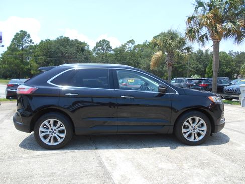 Used 2019 Ford Edge Titanium FWD image 1