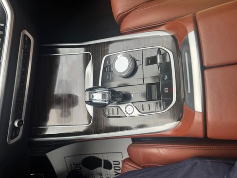 Used 2021 BMW X7 M50i image 12