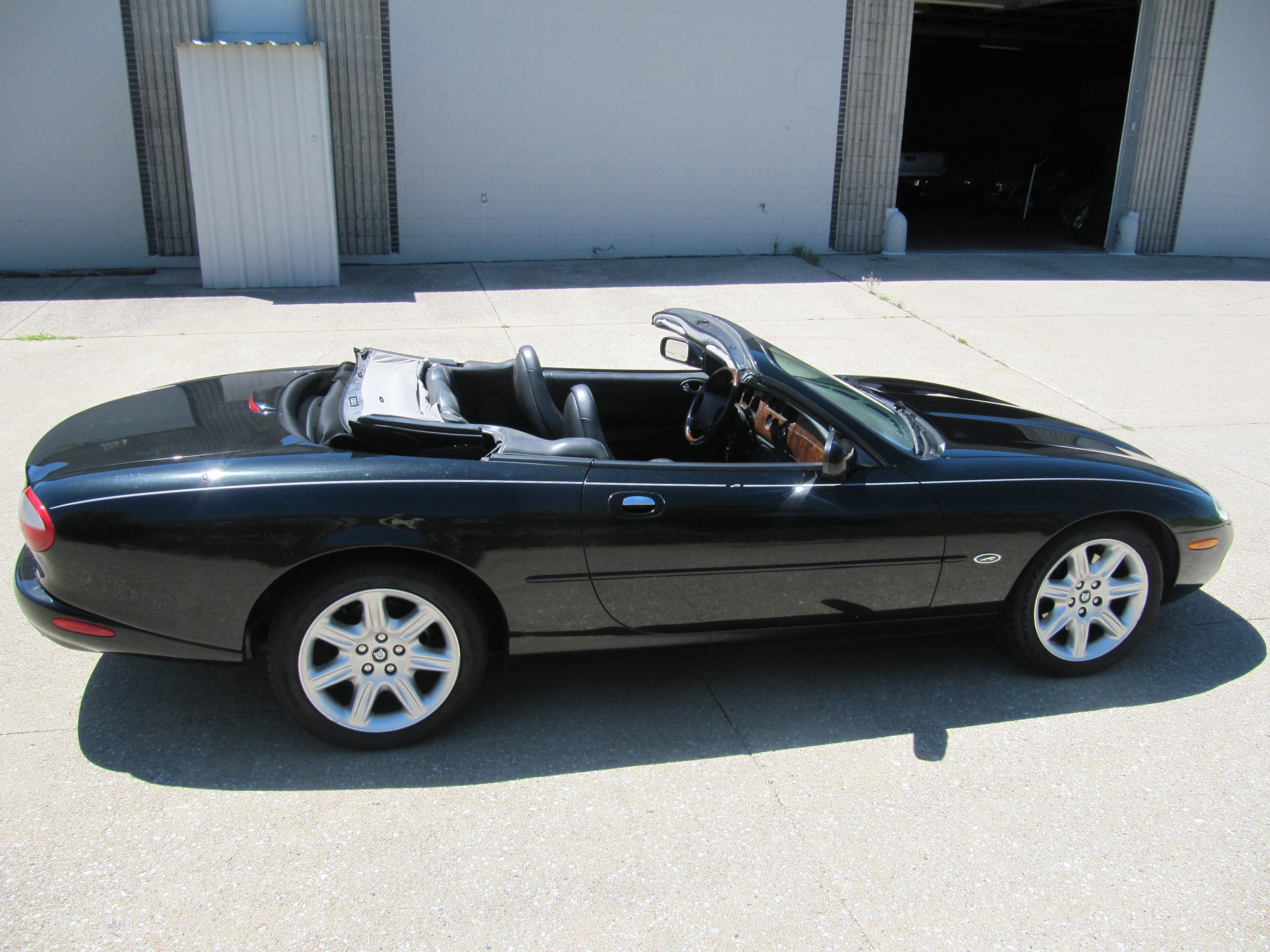 Used 2000 Jaguar XK8 Convertible RWD image 13
