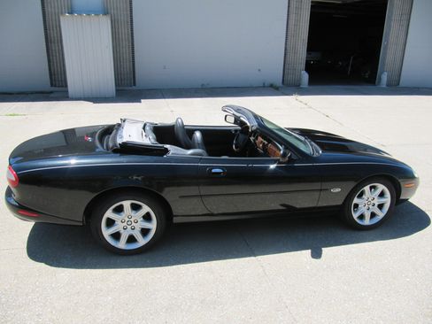 Used 2000 Jaguar XK8 Convertible RWD image 13
