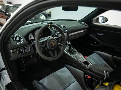 Used 2023 Porsche 718 Cayman GT4 RS RWD image 34