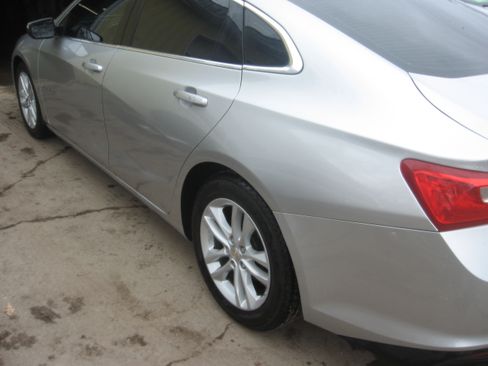 Used 2017 Chevrolet Malibu LT image 6