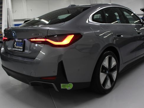 Used 2023 BMW i4 eDrive35 image 7