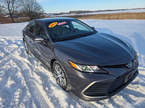 Used 2023 Toyota Camry LE image 20