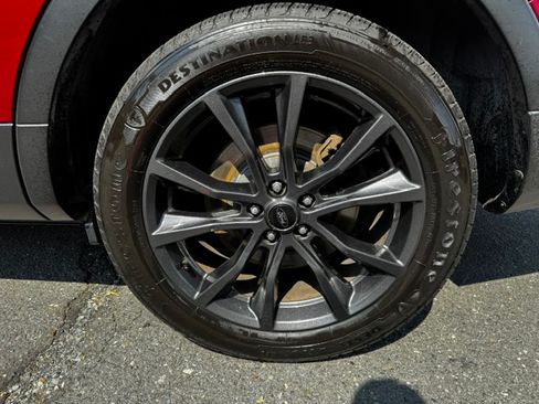 Used 2017 Ford Explorer FWD XLT image 32