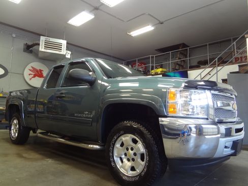 Used 2013 Chevrolet Silverado 1500 4x4 Extended Cab LT image 1