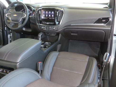 Used 2023 Chevrolet Traverse High Country image 6