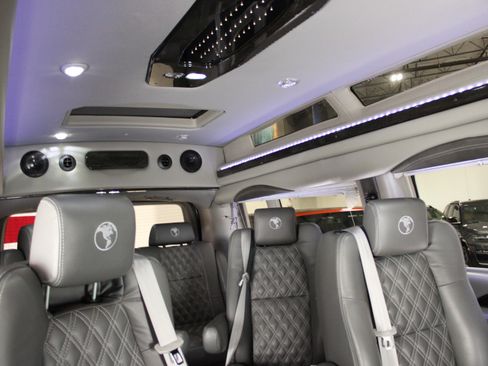 Used 2025 Ford Transit 150 Low Roof AWD image 13