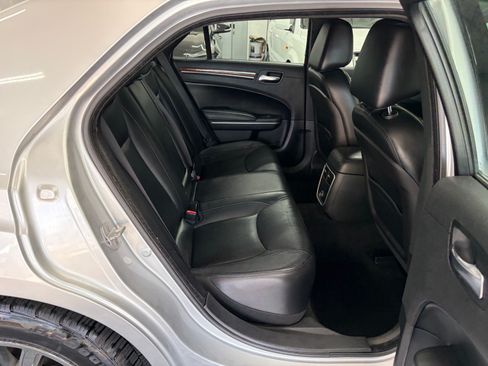 Used 2012 Chrysler 300 Limited RWD image 12