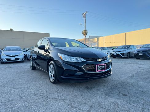 Used 2017 Chevrolet Cruze LS image 11
