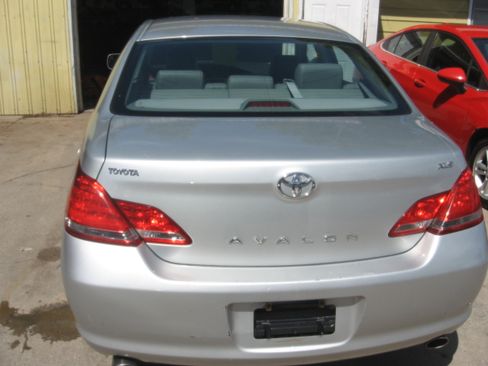 Used 2006 Toyota Avalon XLS FWD image 5