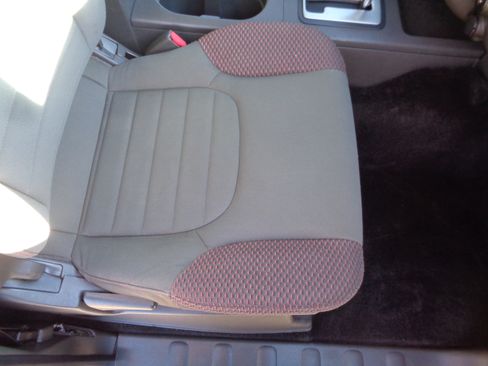 Used 2011 Nissan Frontier PRO-4X image 35