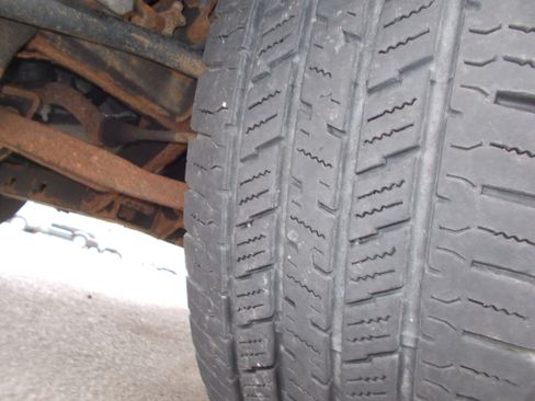 Used 2018 Chevrolet Express 2500 image 10