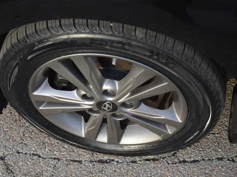 Used 2018 Hyundai Elantra Value Edition image 29