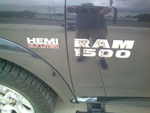 Used 2014 RAM 1500 Laramie AWD/4WD image 33