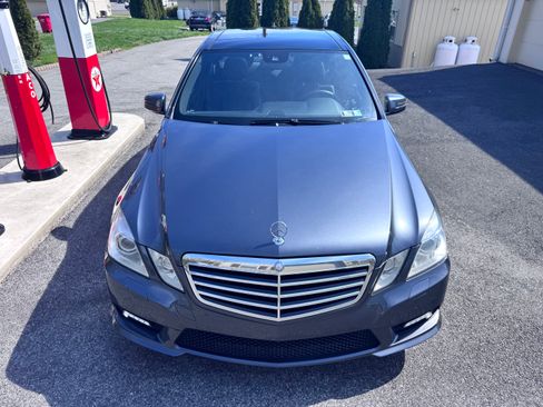 Used 2011 Mercedes-Benz E 550 Luxury image 2