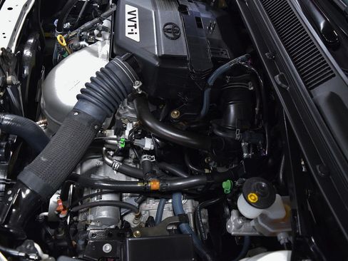 Used 2004 Toyota RAV4 image 30