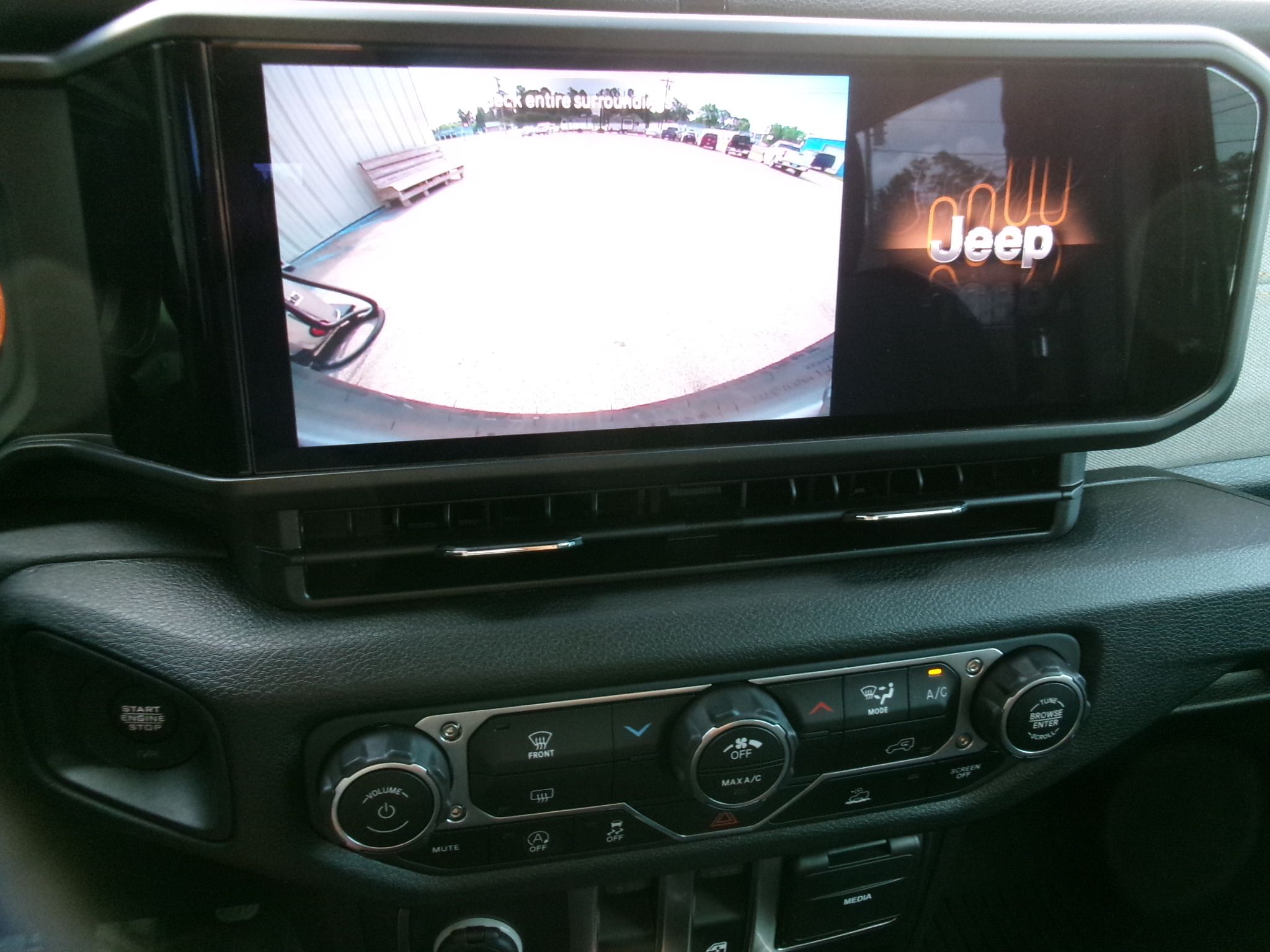 Used 2025 Jeep Wrangler 4WD Sport image 10