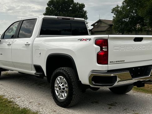 Used 2023 Chevrolet Silverado 2500 4x4 Crew Cab LT image 4