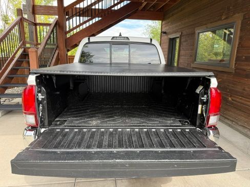 Used 2021 Toyota Tacoma 4x4 Double Cab image 5
