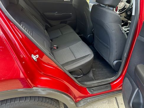Used 2018 Kia Sportage LX image 11