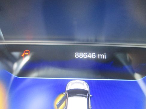 Used 2015 Chrysler 200 C FWD image 3