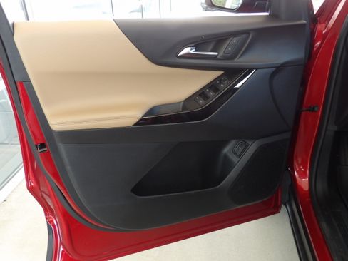 Used 2025 Chevrolet Equinox ACTIV image 25