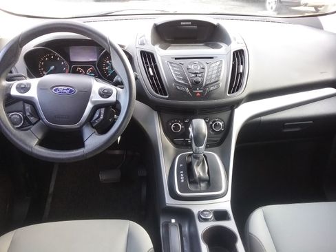 Used 2014 Ford Escape SE image 4