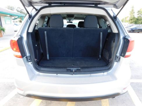 Used 2018 Dodge Journey SXT image 8