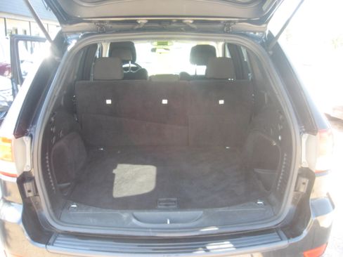 Used 2011 Jeep Grand Cherokee Laredo image 12