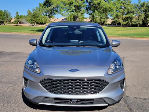 Used 2021 Ford Escape SE image 4